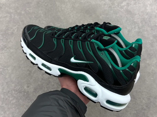 Nike Air Max Plus TN 'Malachite' Black & Green Sneakers